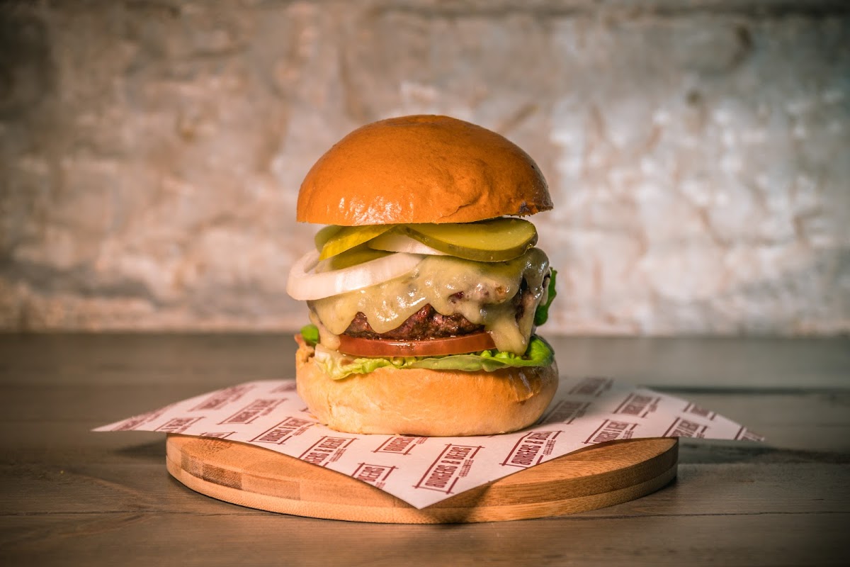 Burgers and Beers Grillhouse — photo 2