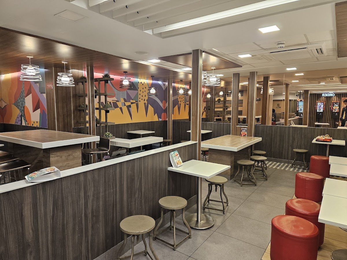 Jollibee Earl's Court — Earl's Court