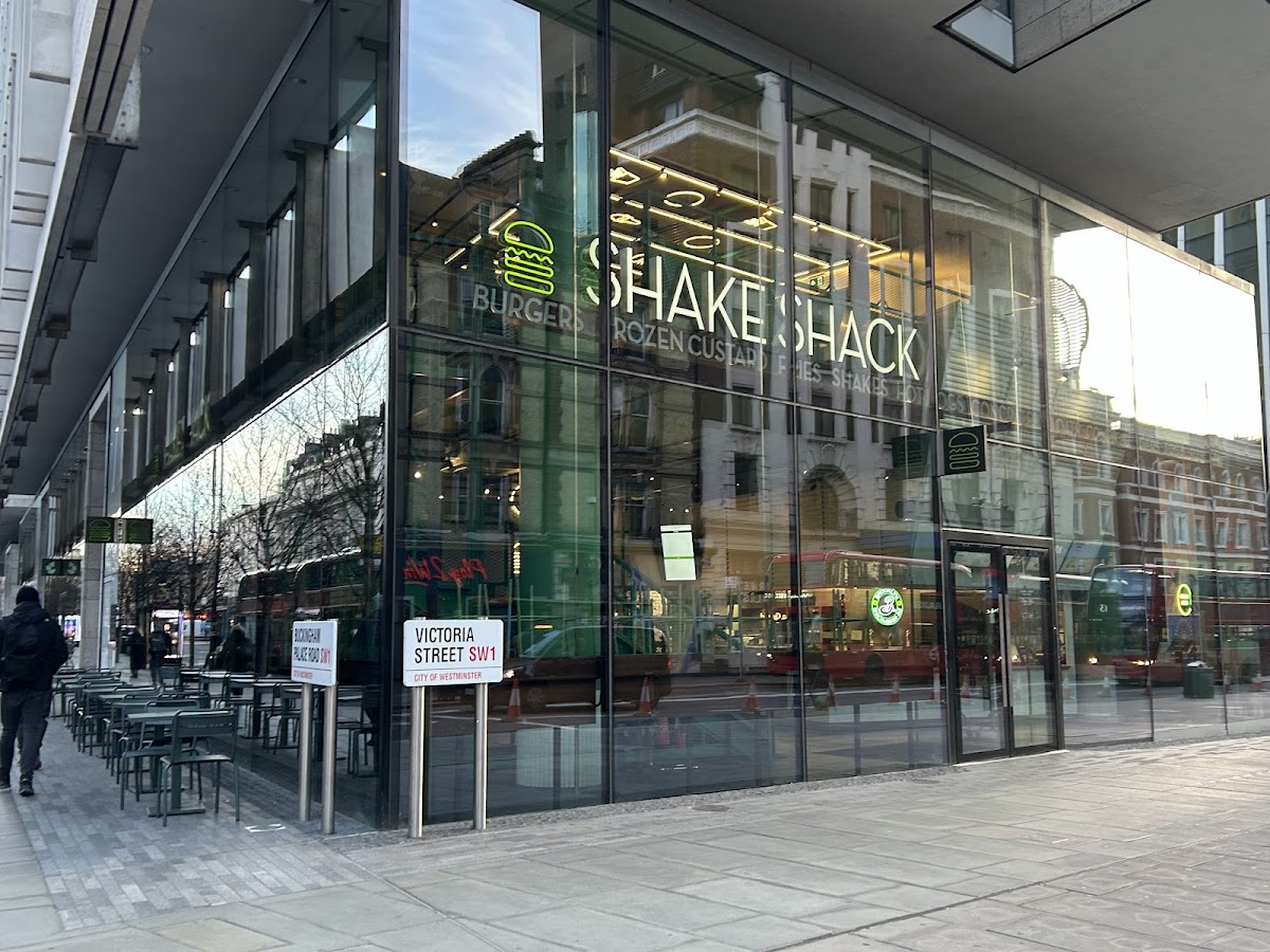 Shake Shack Victoria Nova — London