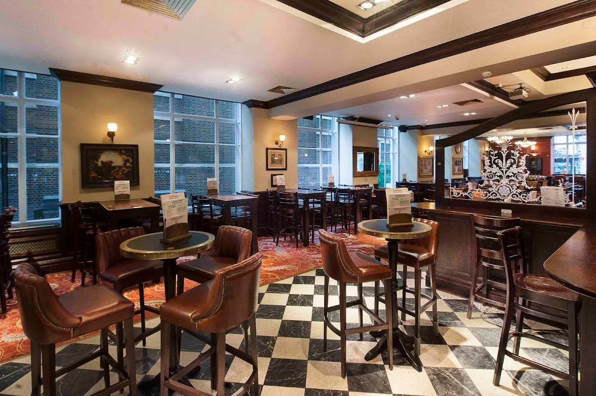Shakespeare's Head - JD Wetherspoon — London