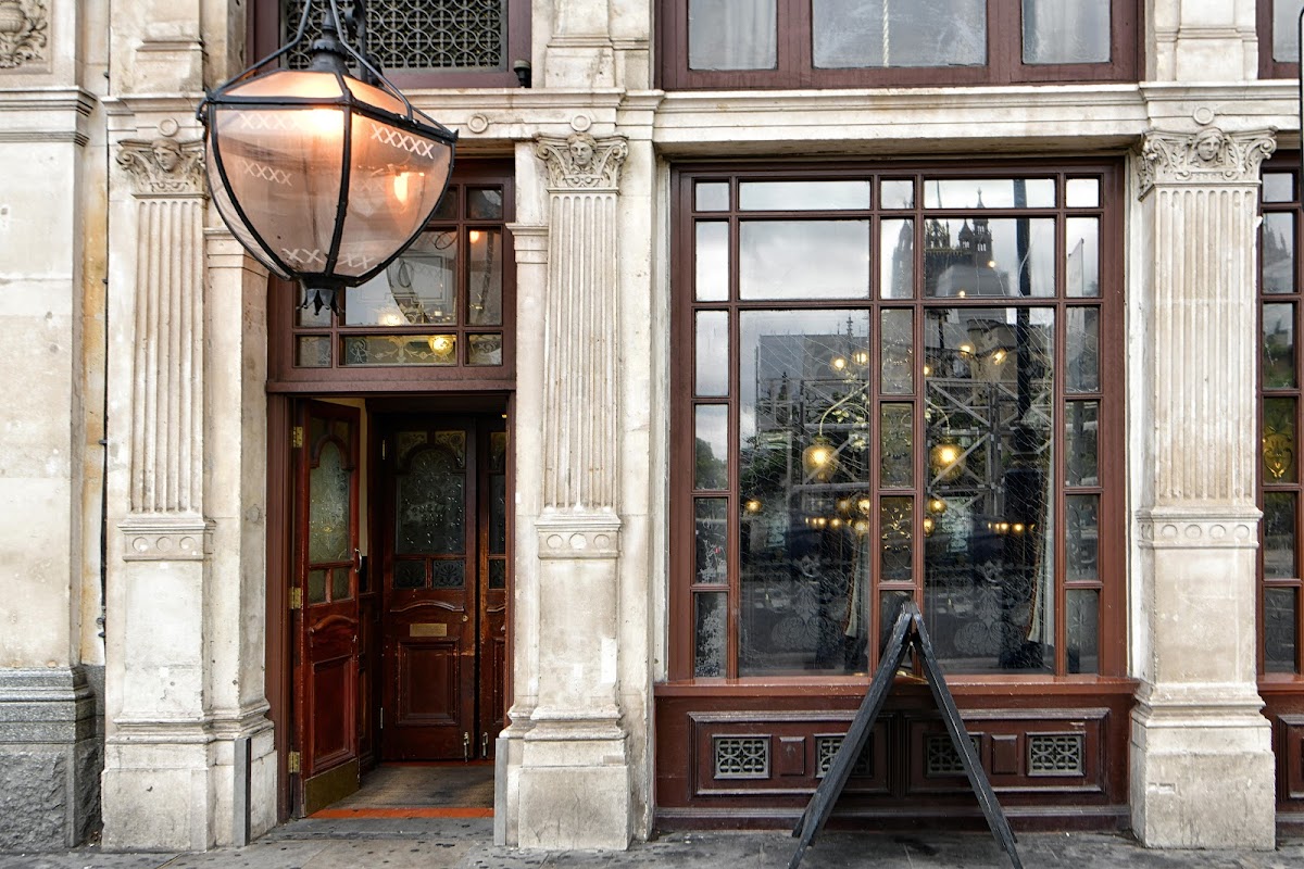 St Stephen's Tavern — Westminster