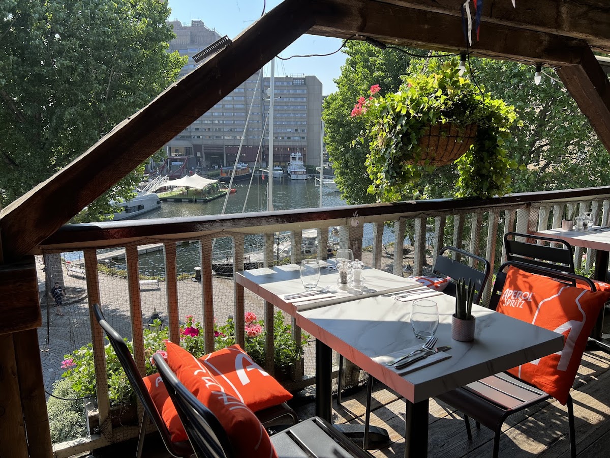 The Dickens Inn — London